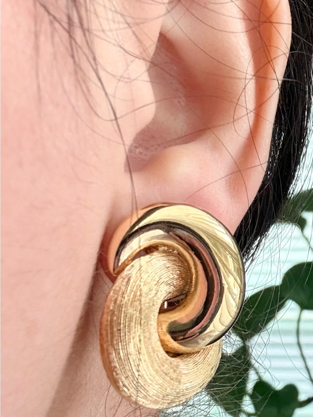 Christian Dior 1980's sculptural gold plated clip on earrings. Vintage.